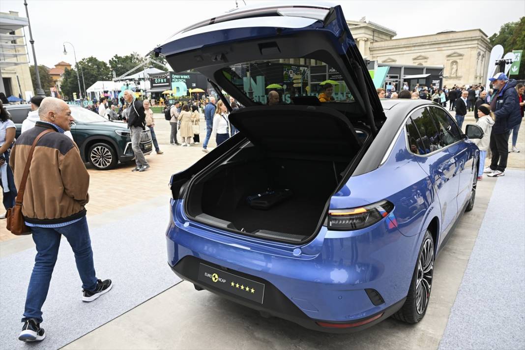 Türkiye’nin otomobili Togg’un yeni modeli Münih sokaklarında 10